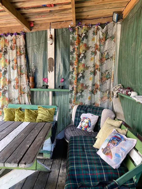 Уютный домик с беседкой в центре города