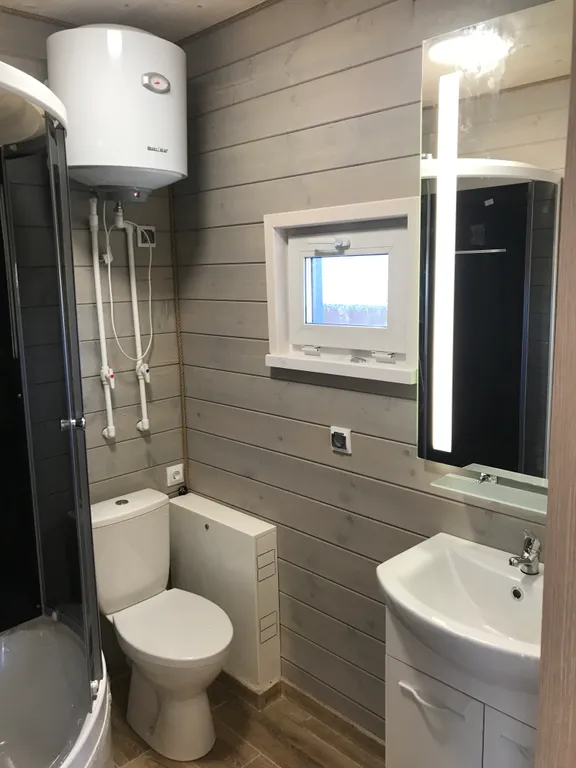 Деревенский отдых на берегу озера с городским комфортом