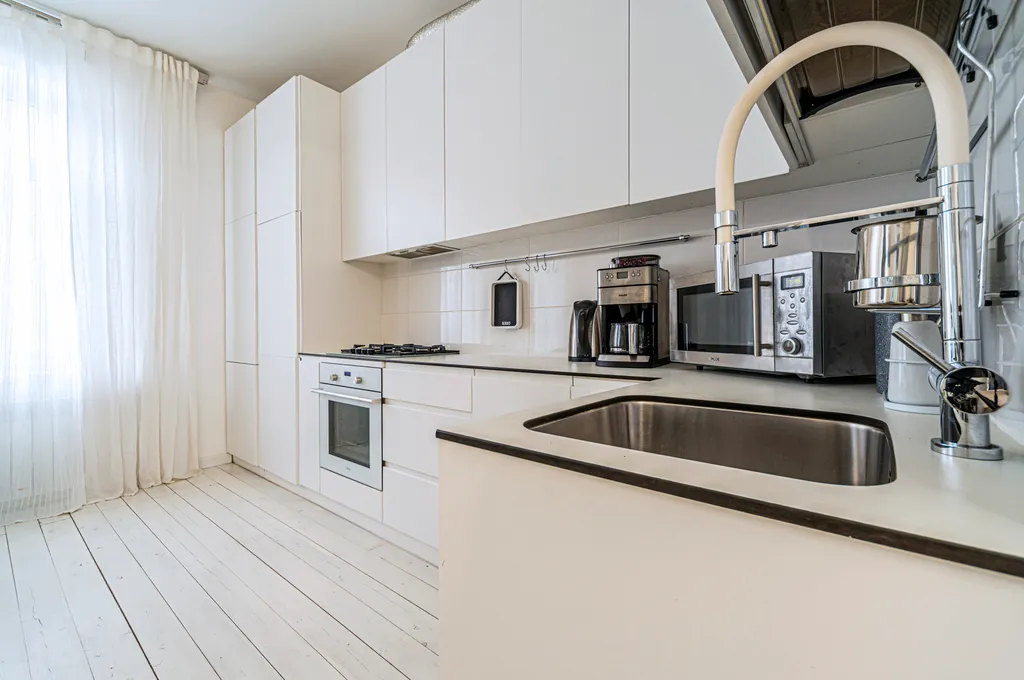 Квартира Белоснежные апартаменты в центре на набережной Невы — Санкт-Петербург