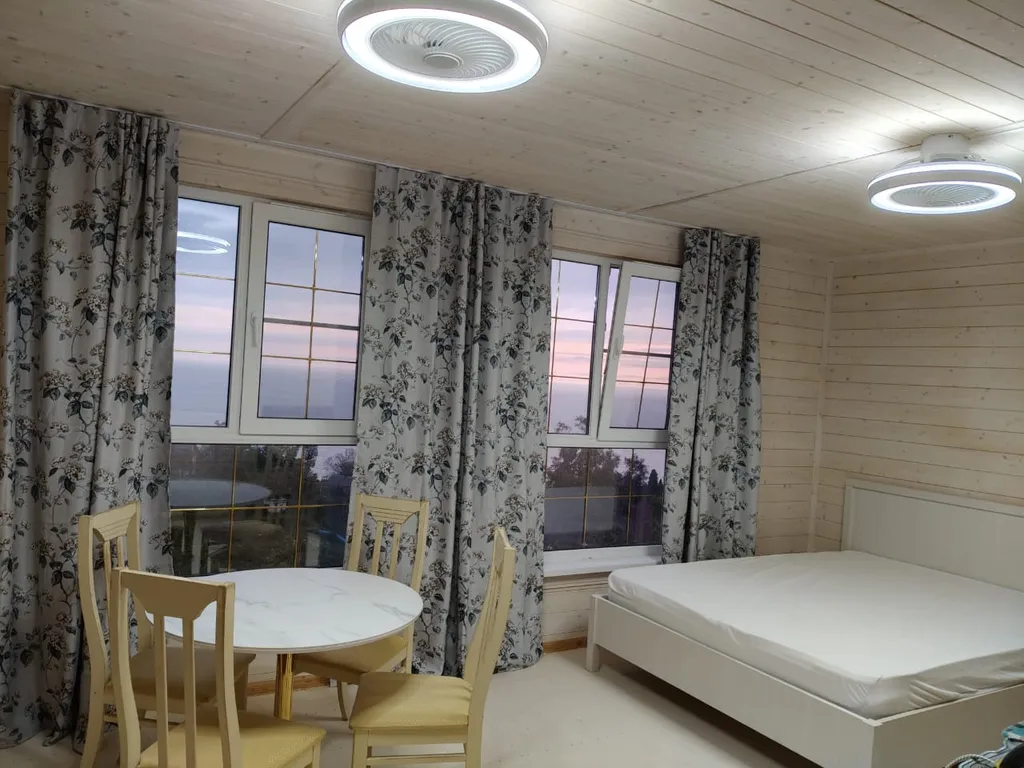 Уютный дом с видом на море