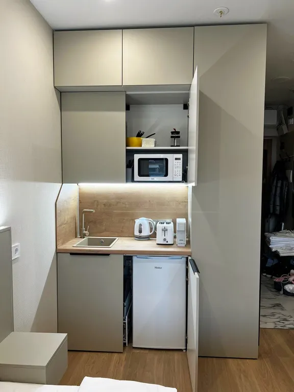 Белая студия-кинотеатр