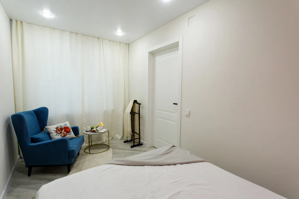 Дизайнерская квартира с камином