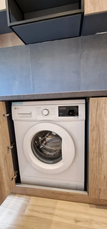 3-комнатная квартира с видом на парк у площади Республика