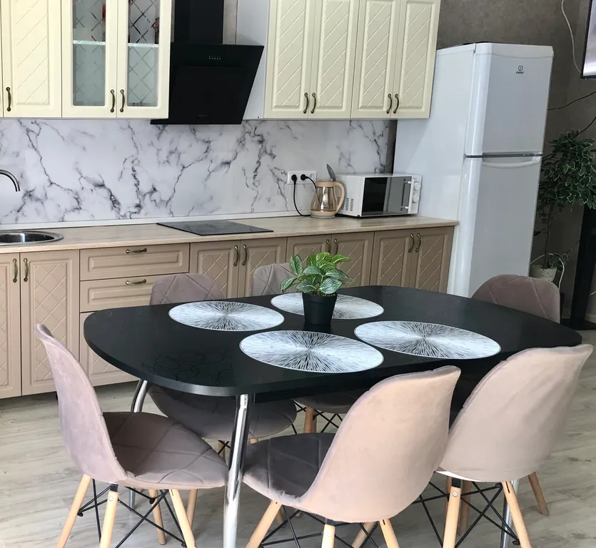 Дом с видом на озеро и горы на озере Банном