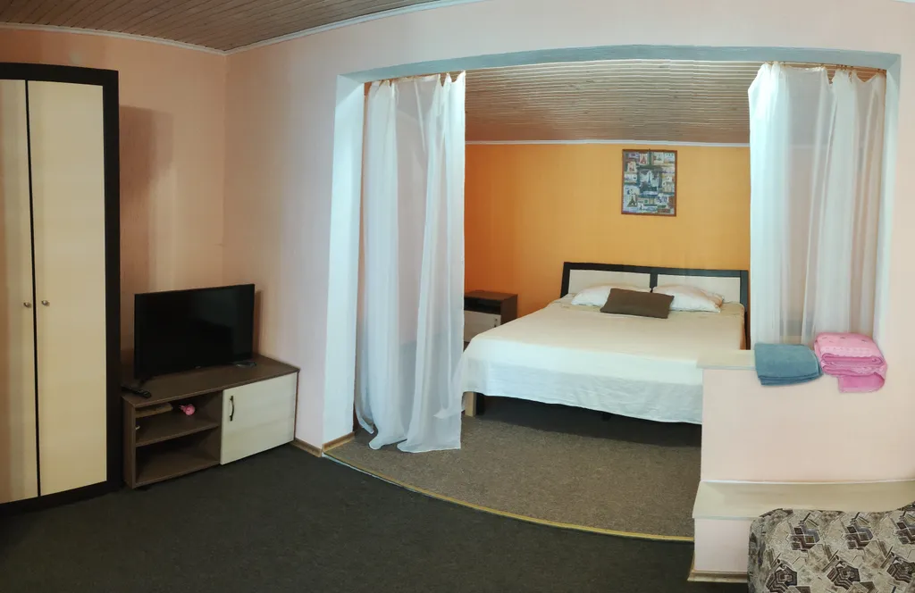 Семейный номер (первый этаж, без ступенек)