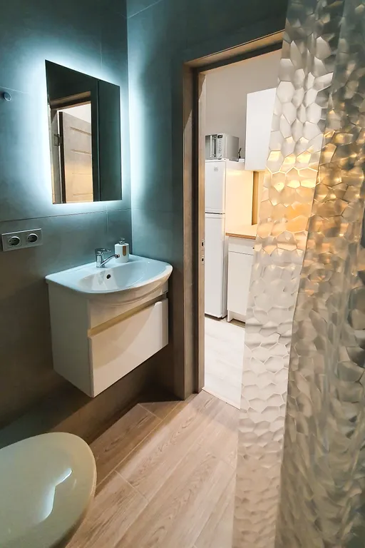 Светлая чистая квартира-студия