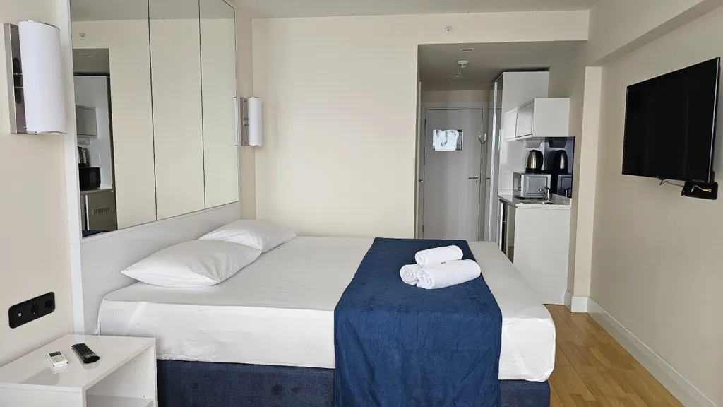 OCD2-3504 Студия на берегу Черного моря