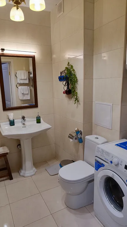 Трёхкомнатная квартира с элементами колониального стиля у подъемника