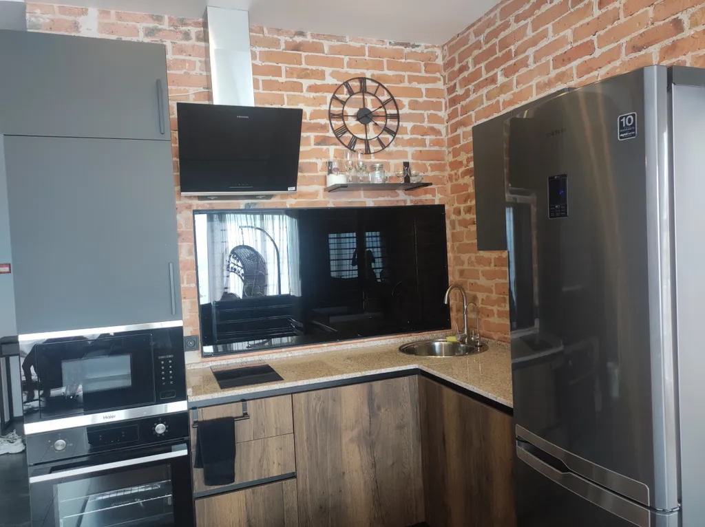 Апартаменты с видом на море, в элитном небоскрёбе, в центре города