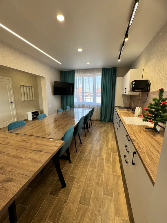 Уютный дом у озера