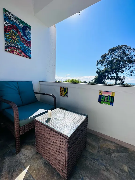 Апартаменты "Матисс" в 300 м от песчаного пляжа,балкон с видом на море