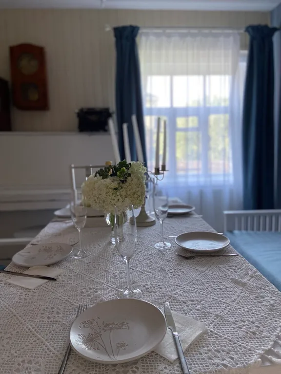 Уютный дом у реки в стиле прованс