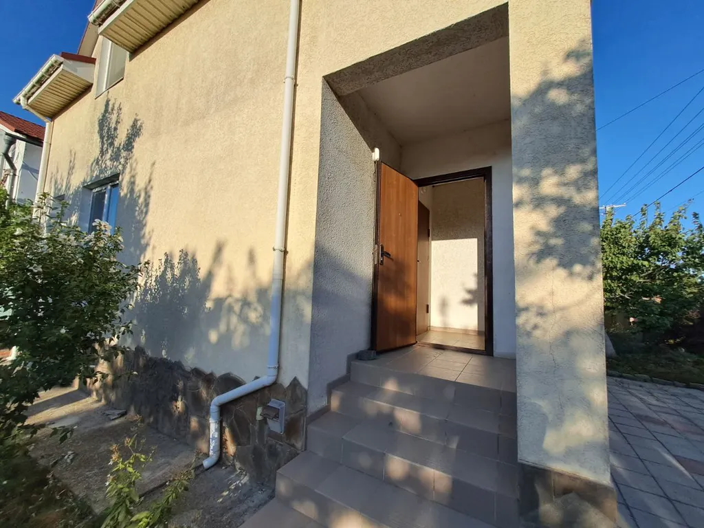 Уютная дача в черте города для отдыха