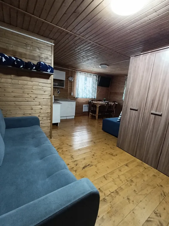 Дом на берегу пруда для шести человек