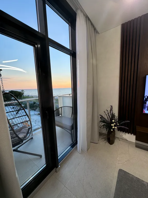 Шикарная квартира в Зеленоградске с боковым видом на море