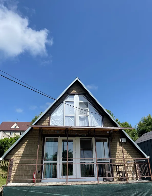 Уютный дом с видом на море и лес