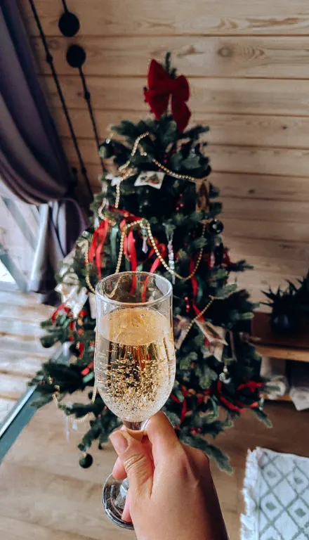 Глэмпинг, двуэтажный а-фрейм с террасой 44м2+14м2