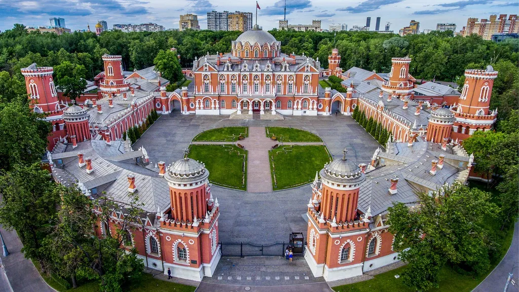 Апартамент у метро в центре города