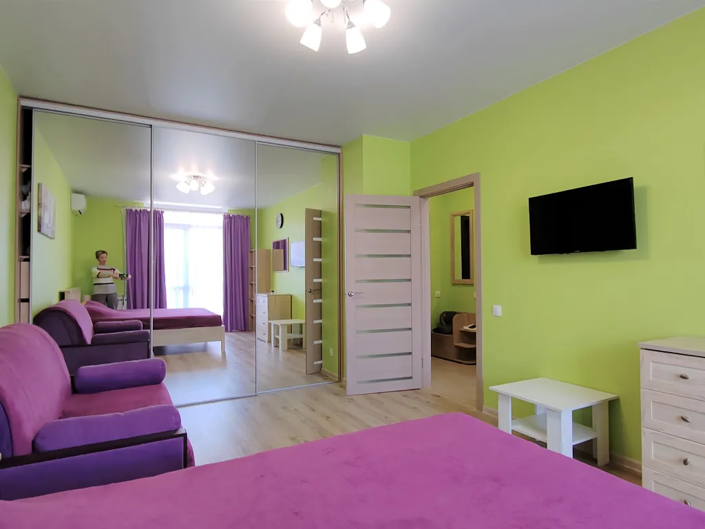 Уютная квартира с большой лоджией - террасой у открытого моря