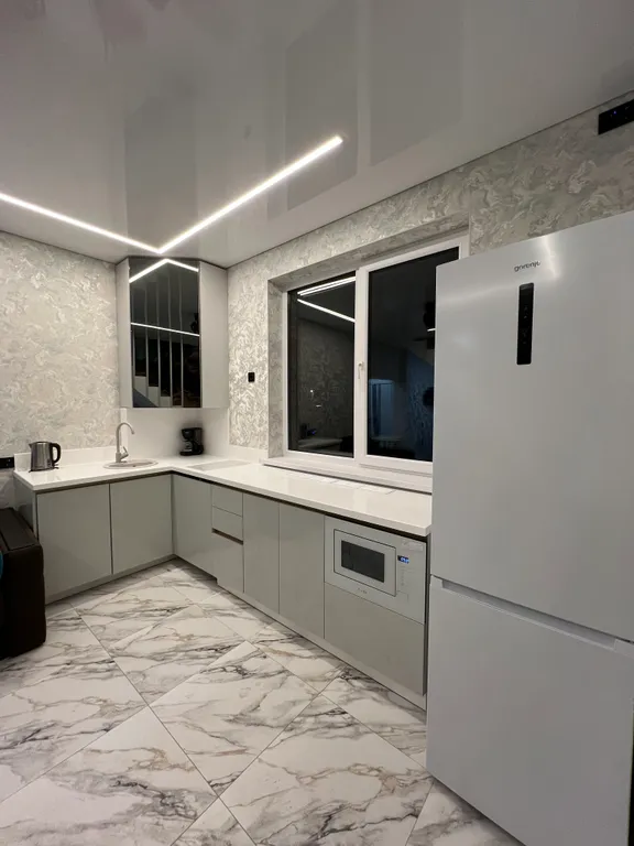 Умный дом с диско шаром