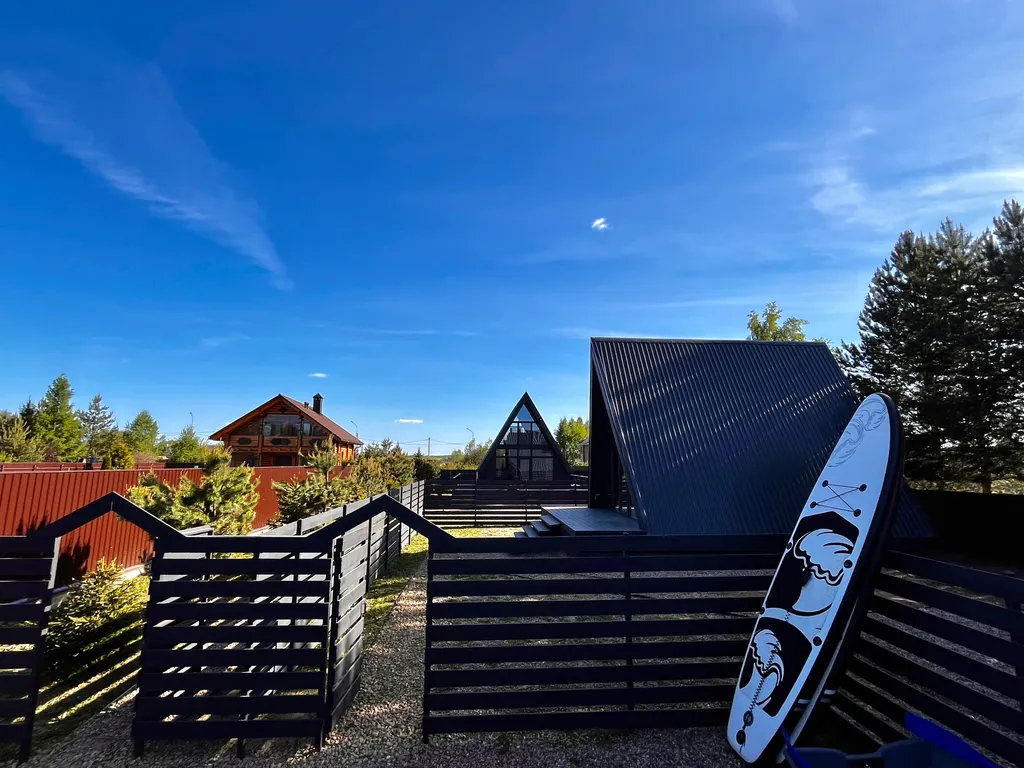 Домик у реки с банным чаном и сап-бордами