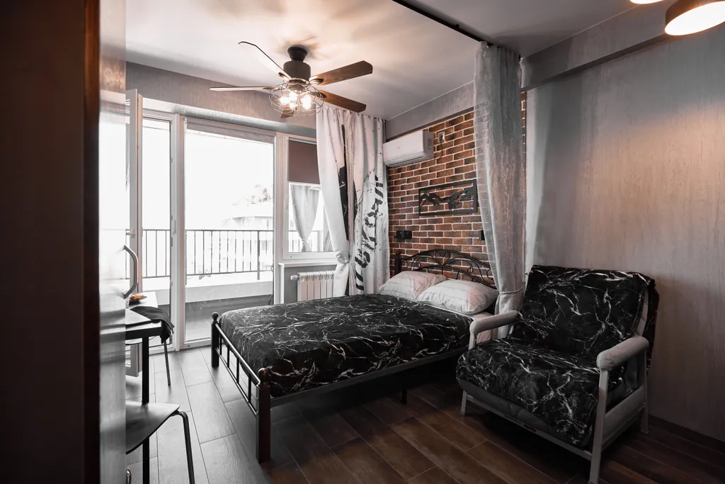 Апартамент в стиле лофт с обзорным видом на море