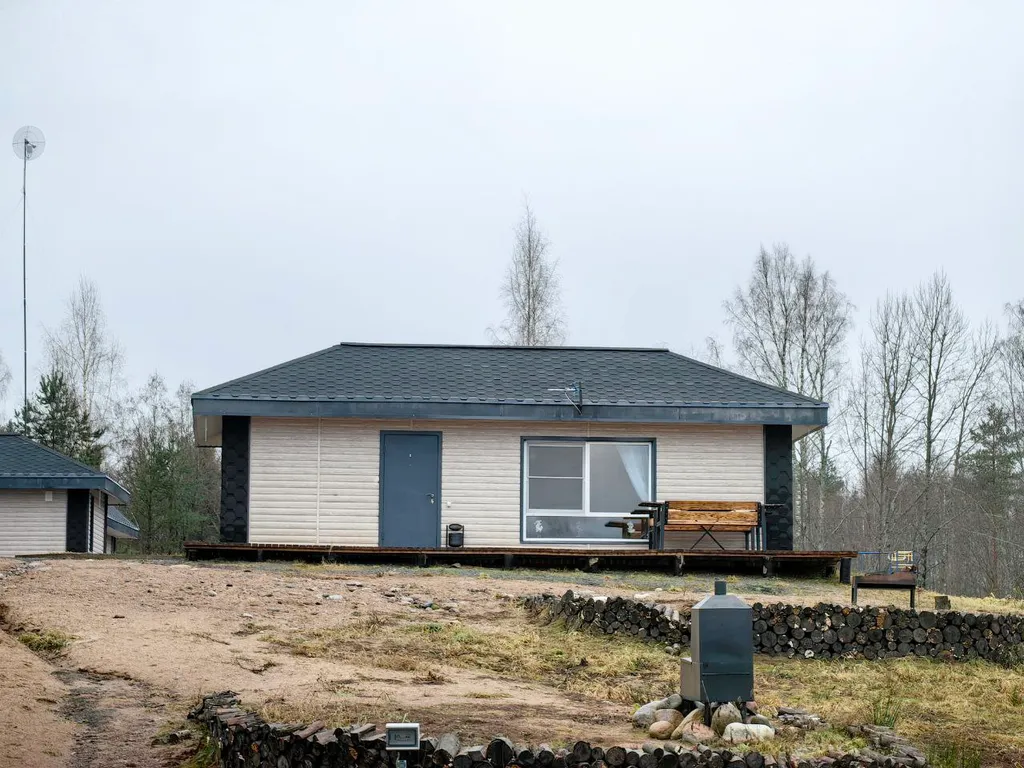 Дом на первой линии у озера в Карелии