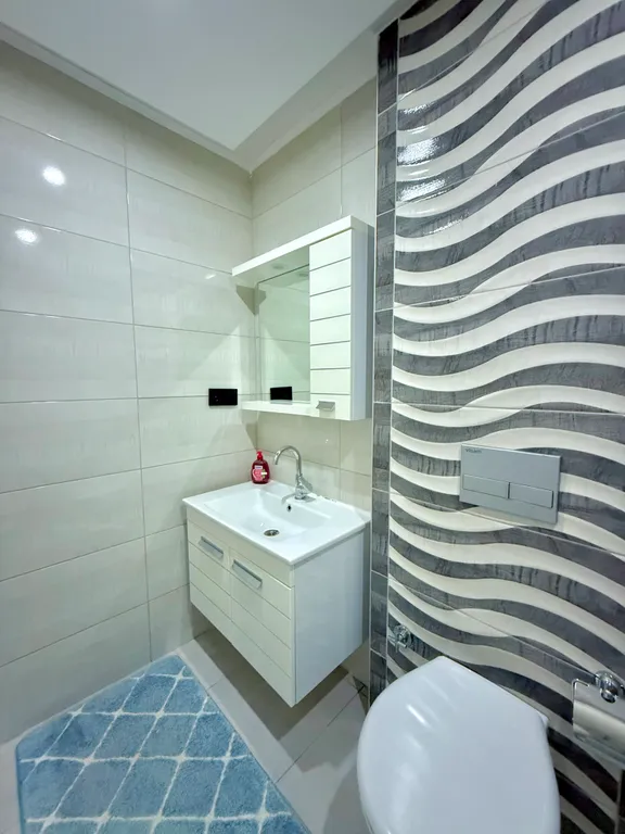 Sea View 2BD Flat 100m to the Beach