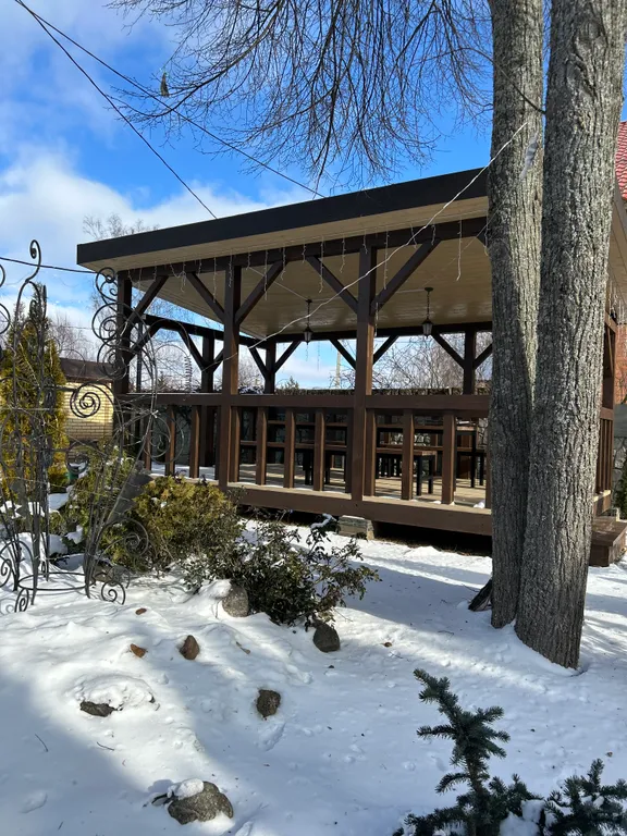 Дом с сауной и бассейном