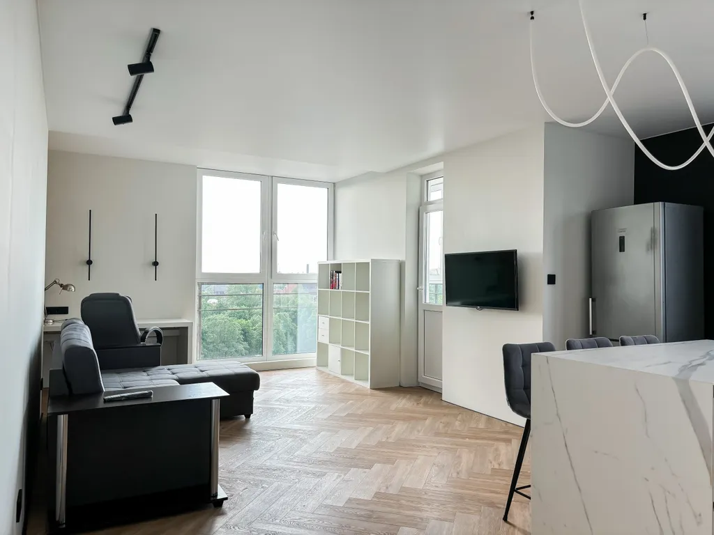 Дизайнерская евродвушка Океан у музея Мирового океана