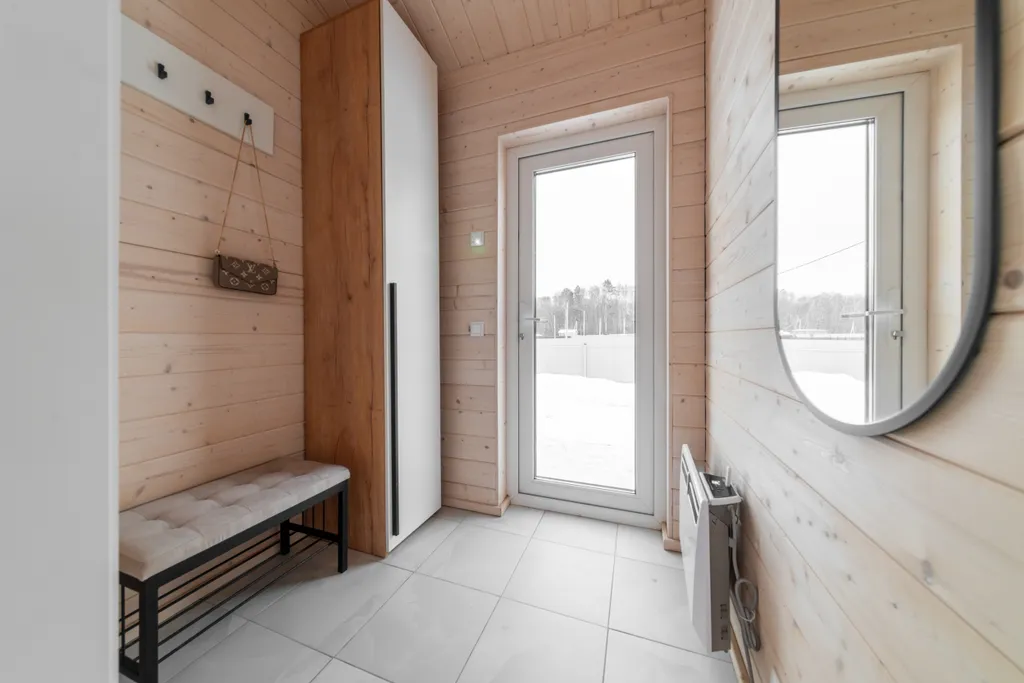 Стильный барнхаус с сауной, камином и панорамой