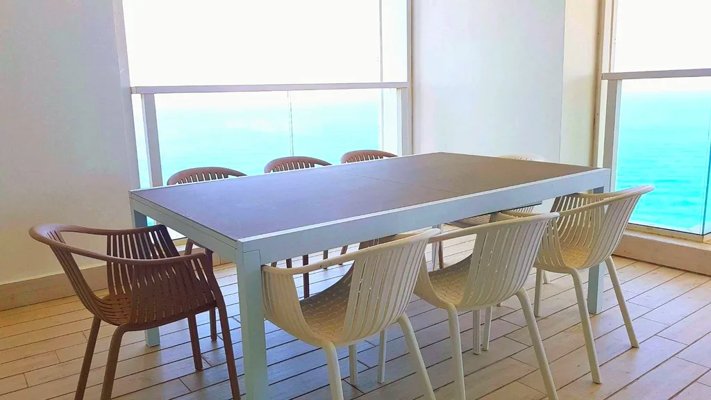 Пентхаус на берегу моря