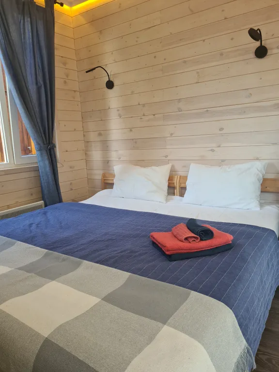 Мини-домик море с видом на горы