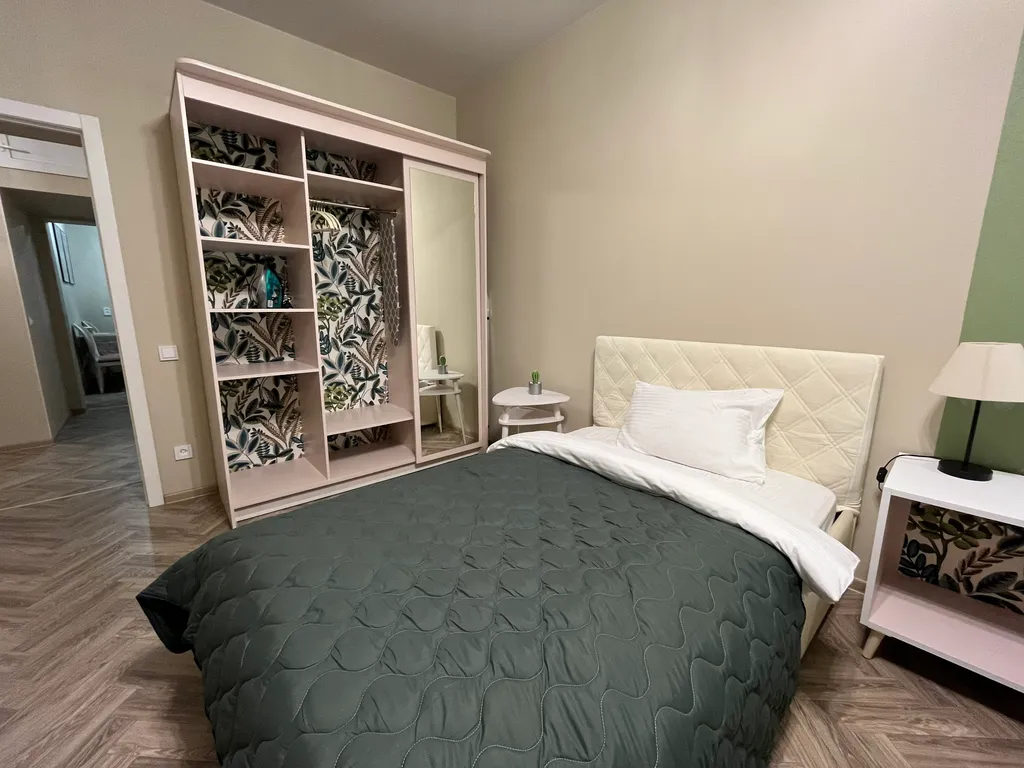 Ваш Рантье на Самойловой 12 близ отеля Меридиан