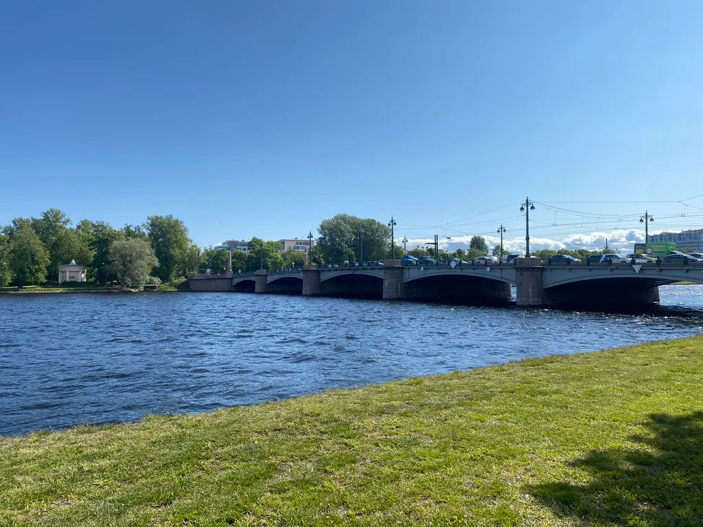 Квартира в парке у Невы