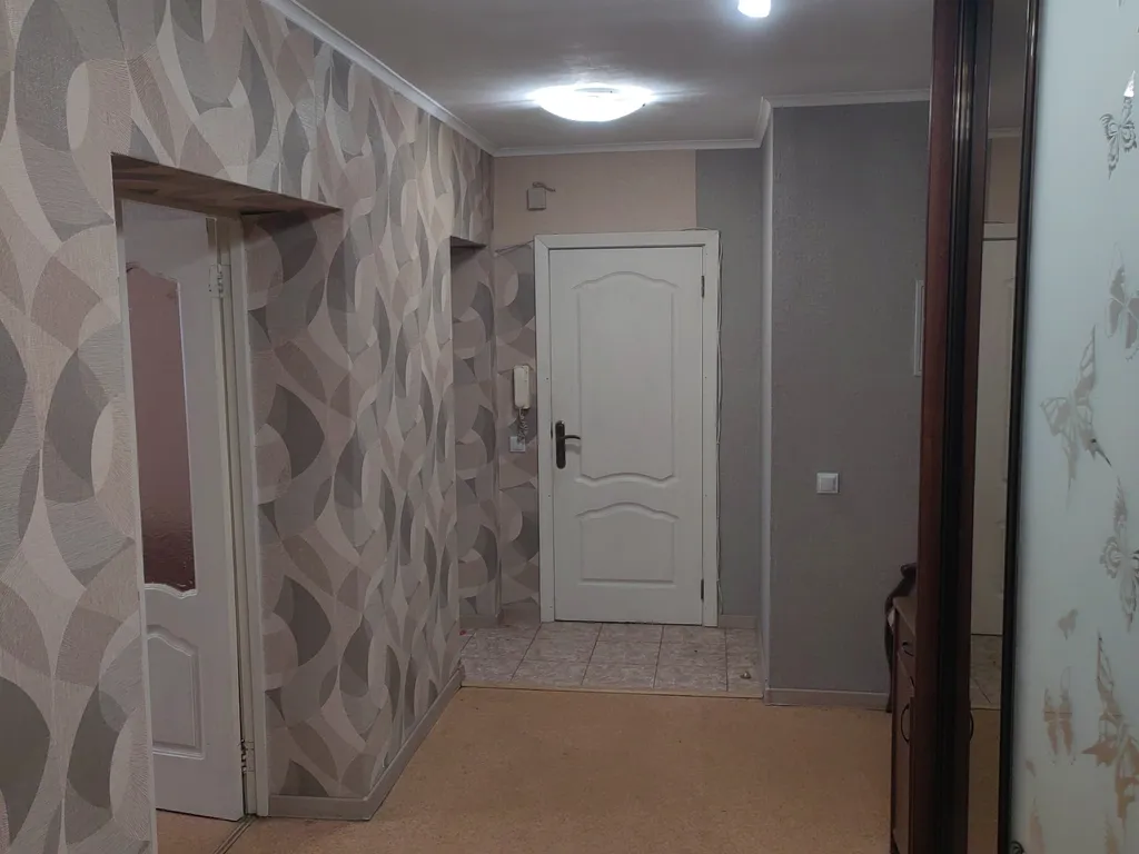 Большая трёхкомнатная квартира в районе железнодорожного вокзала