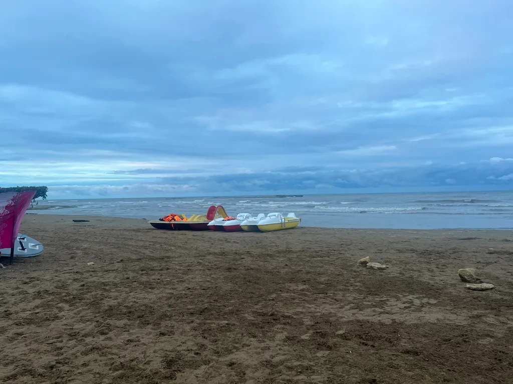 Дом на берегу Каспийского моря