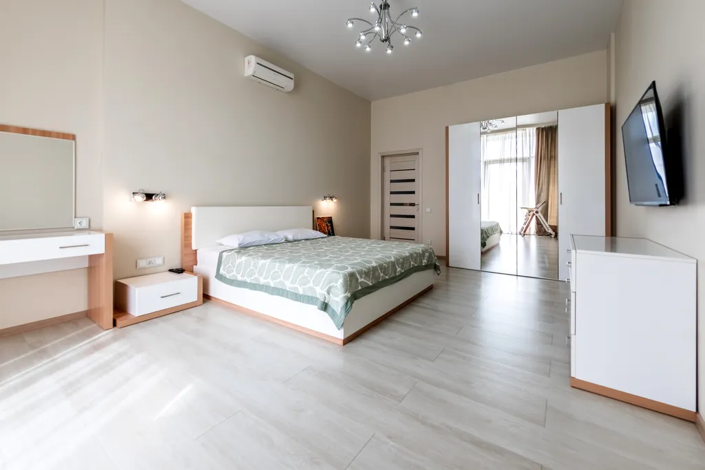 Роскошный пентхаус с панорамным видом на море.