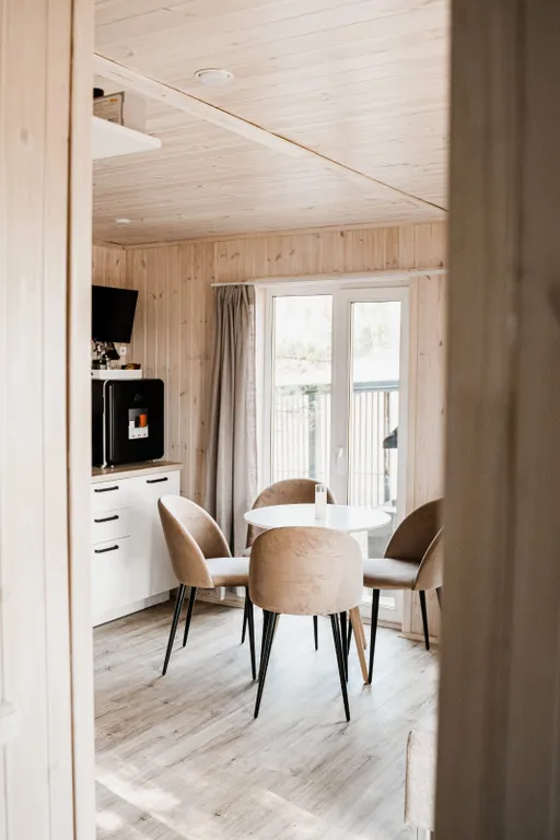 Уютный дом в сосновом лесу