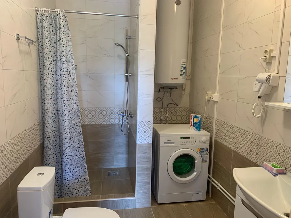 Коттедж с большой террасой на берегу Селигера