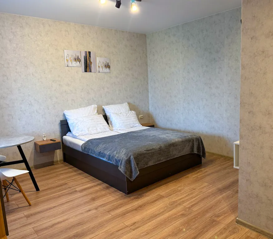 Квартира с личной верандой и парковкой