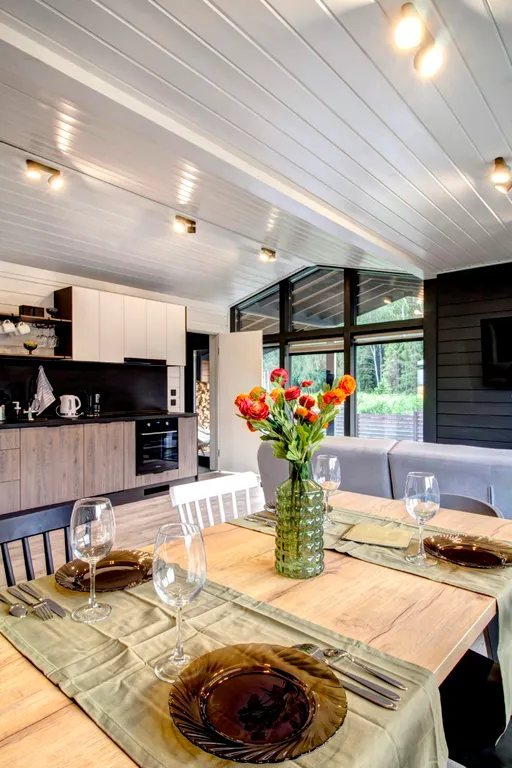 Уютный дoм с видом на лес в молoдoм пocёлкe