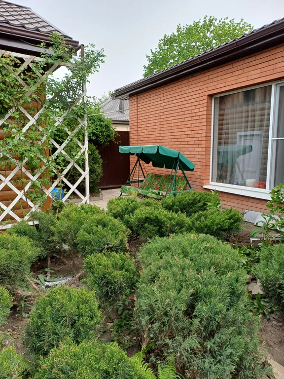 Домик с бассейном