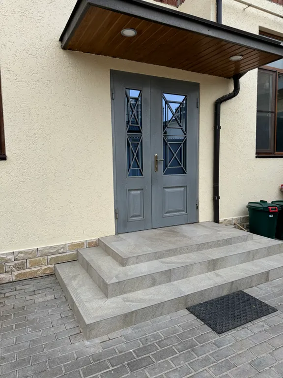 Апартаменты с видом на достопримечательность большую белую Месеть