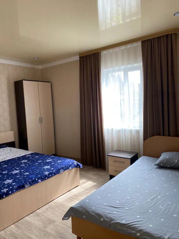 Коттедж в саду