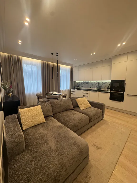 2-комнатный люкс с дизайнерским ремонтом в историческом центре