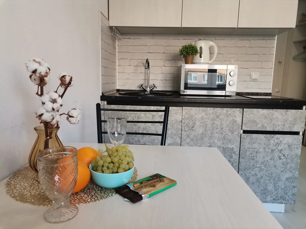 Квартира Современная студия на улице Мельникайте — Тюмень