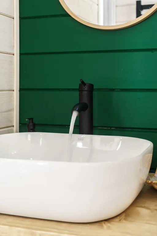 Коттедж Стильный Барн-Хаус с горячей купелью — Соловеново