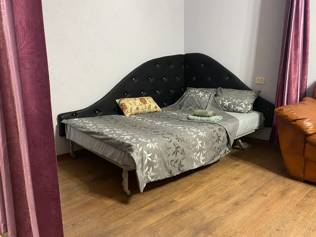 Просторная 2-комнатная квартира у цирка, 1 этаж, парковка, до 6 гостей