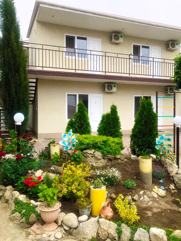 Гостевой дом "Зарафшан" расположен в 300 метрах от песчаного пляжа